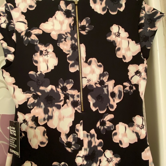 Express Dresses (2) - Picture 4 of 5